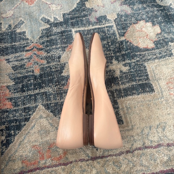 Manolo Blahnik Women's Beige Flats - Picture 5 of 7